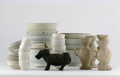 Appraisal: Fifty one South East Asian bowls recovered from the sea