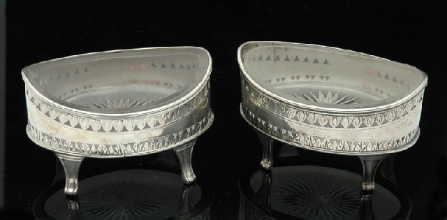 Appraisal: A PAIR OF GEORGE III STERLING SILVER SALTS Maker's mark