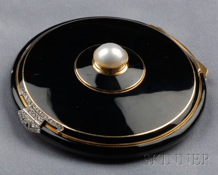 Appraisal: kt Gold Enamel and Diamond Compact France dated the circular