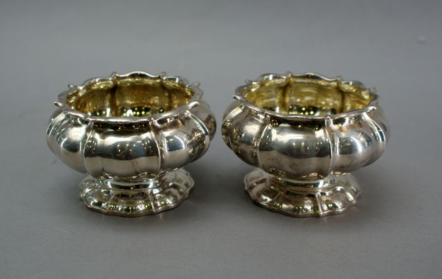 Appraisal: A pair of William IV sterling silver salts Maker Joseph