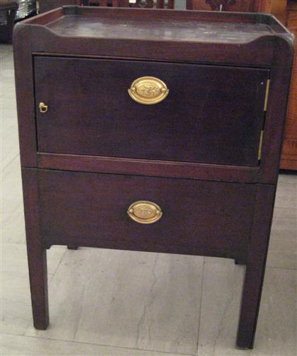 Appraisal: Mahogany bedside commode th century Gallery on rectangular top door