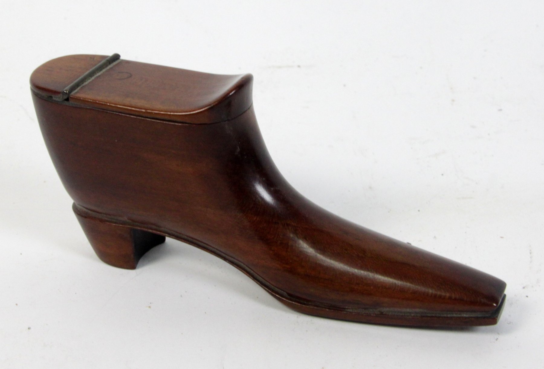 Appraisal: A treen shoe snuff box cm wide