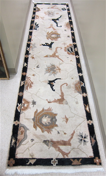 Appraisal: CONTEMPORARY HAND KNOTTED ORIENTAL RUNNER WITH APPRAISAL Republic of Nepal