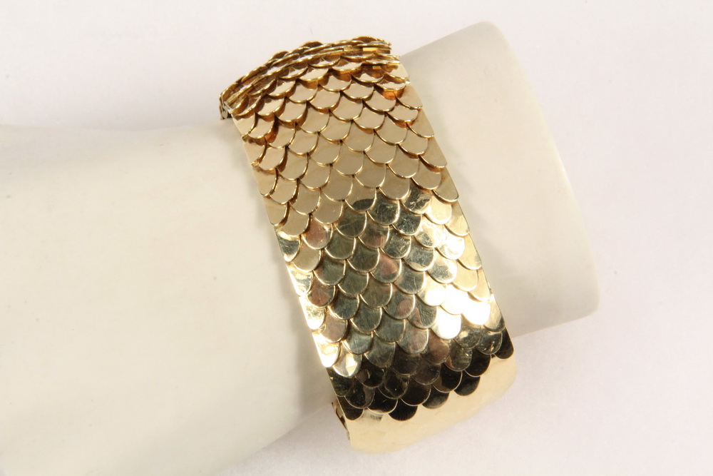 Appraisal: BRACELET - Rare K Yellow Gold Fish Scale Pattern Bracelet