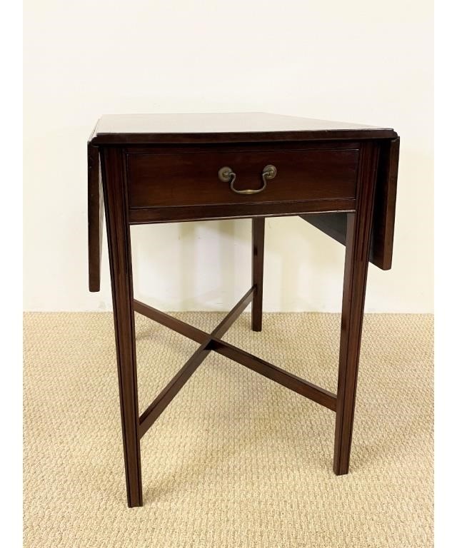 Appraisal: Philadelphia Chippendale mahogany Pembroke table circa with molded legs and