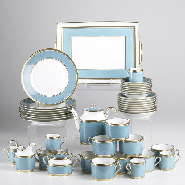 Appraisal: RICHARD GINORI Tea set with service for eight includes teapot