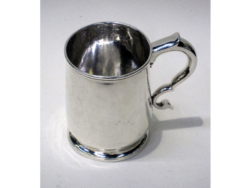 Appraisal: th Century silver tankard London mark indistinct