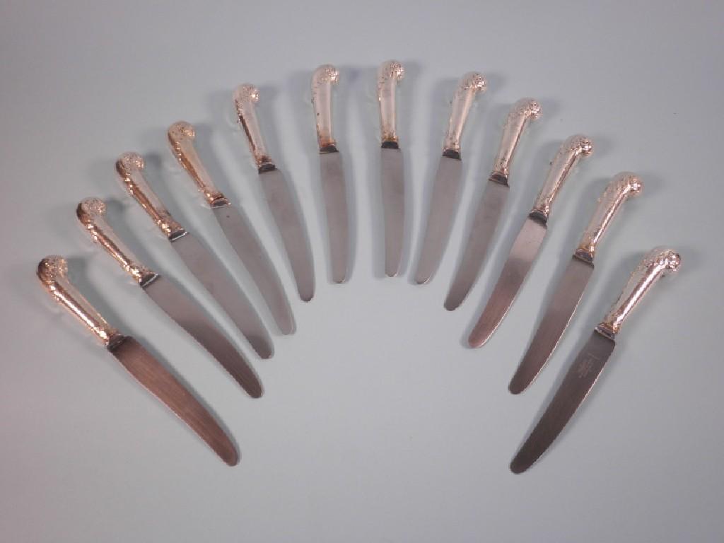 Appraisal: A set of twelve table knives each with a silver