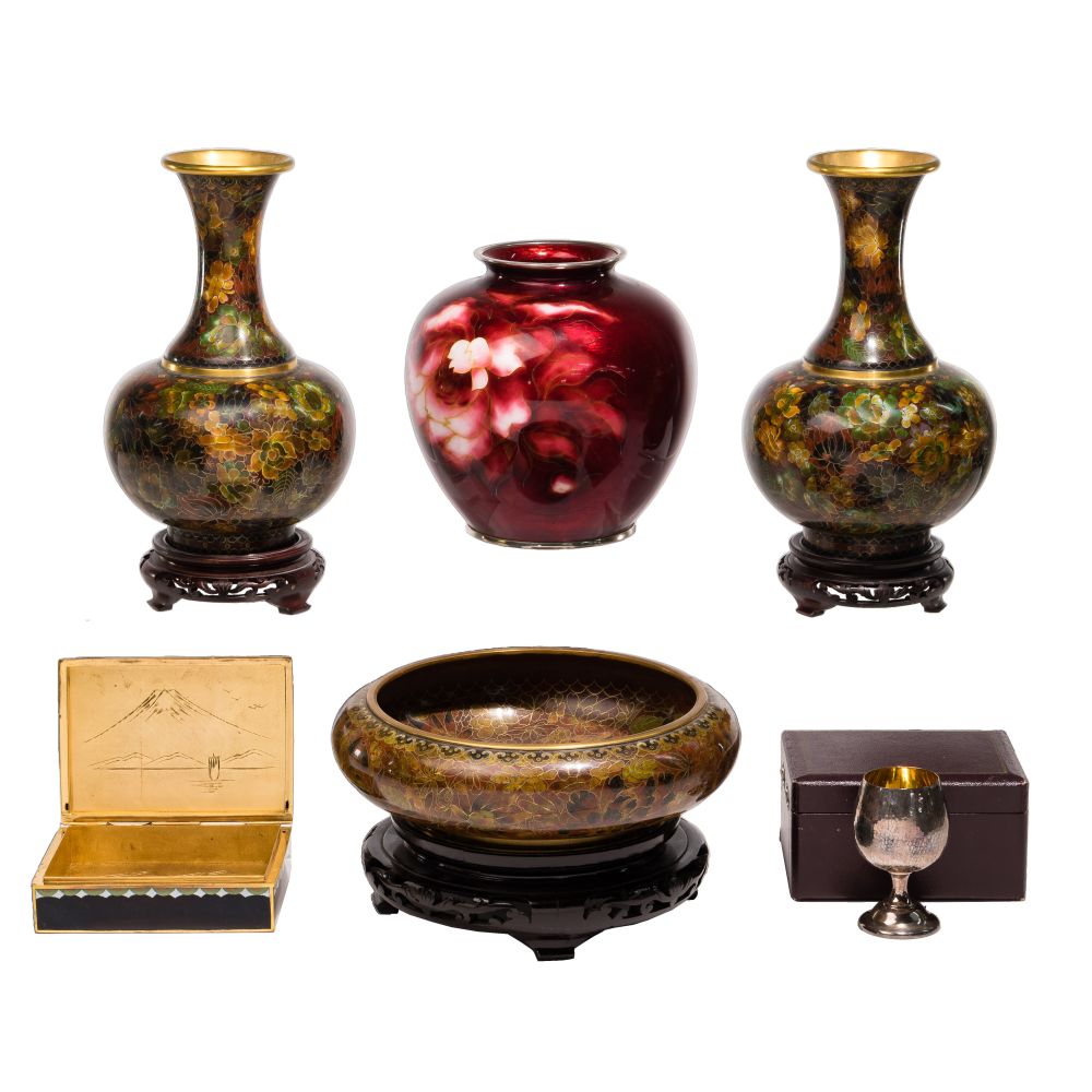 Appraisal: JAPANESE AND CHINESE DECORATIVE OBJECT ASSORTMENT items including a Japanese