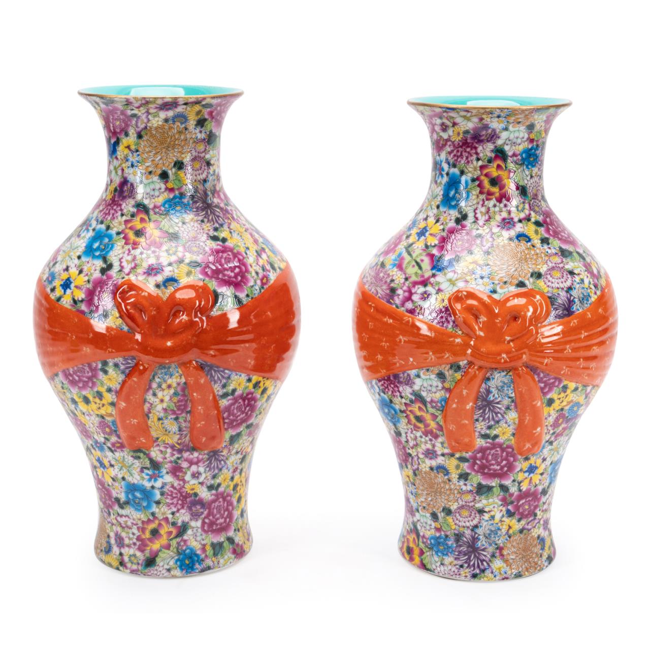 Appraisal: PAIR OF CHINESE FLOWER TRANSFERWARE VASES Pair of Chinese flower