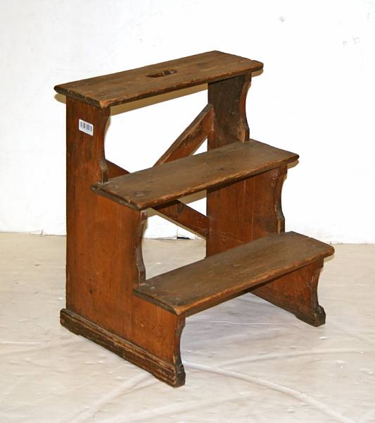 Appraisal: A pine quilt rack together with a set of pine