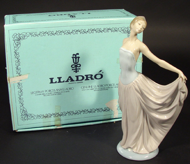 Appraisal: Boxed Lladro porcelain figurine of a dancer in flowing gown