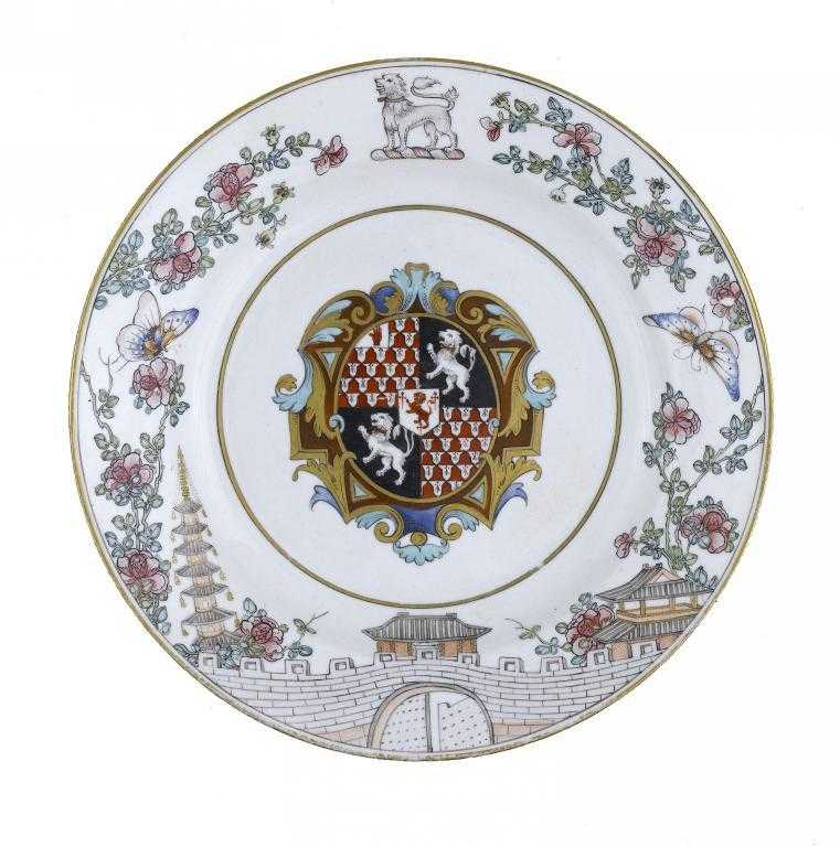 Appraisal: A DERBY ARMORIAL PLATE a replacement after a Chinese original