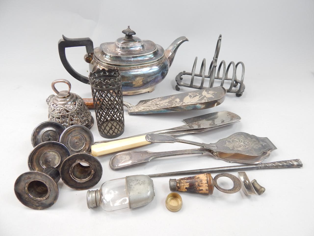 Appraisal: Various items of silver plate to include a crumb scoop