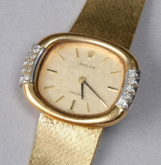 Appraisal: A LADIES CT GOLD ROLEX WRIST WATCH with an oval