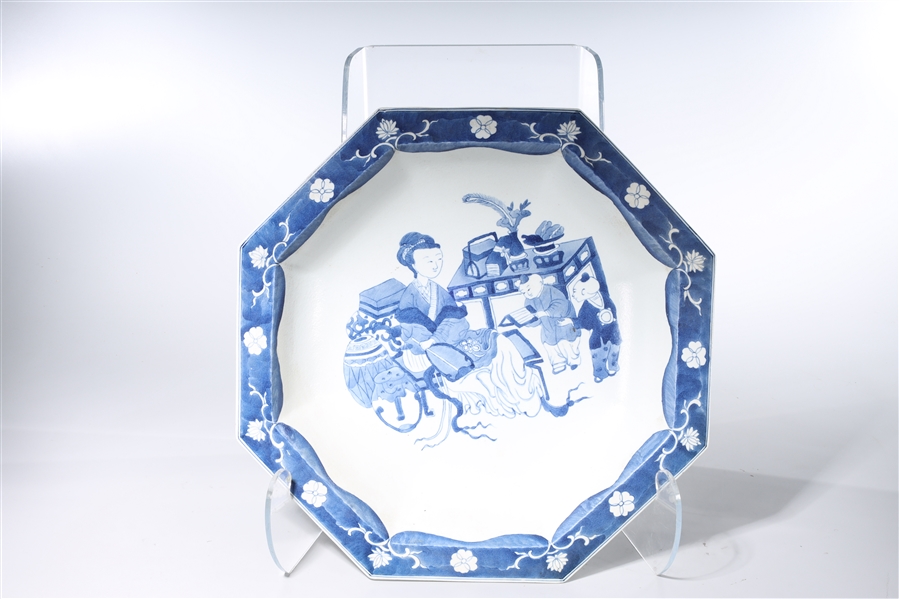 Appraisal: Heavy Chinese blue and white porcelain octagonal charger with interior