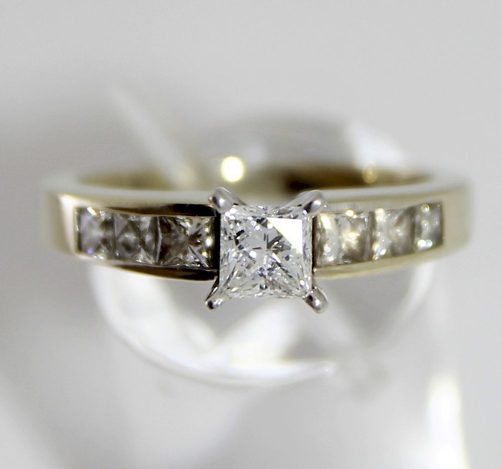 Appraisal: CTW Platinum K Gold Leo Diamond Ring United States Modern