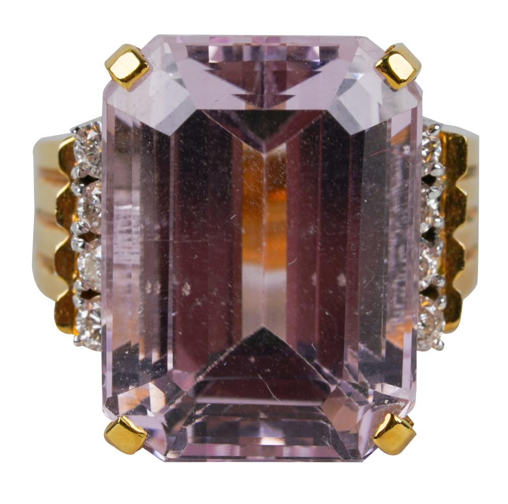 Appraisal: KARAT YELLOW GOLD DIAMOND KUNZITE RINGcentering one cut-corner rectangular step