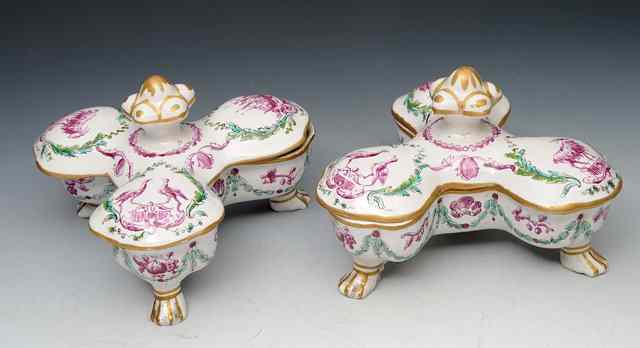 Appraisal: A PAIR OF TH CENTURY FAIENCE TRIPLE LOBED PICKLE DISHES