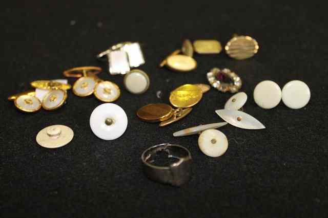 Appraisal: A SMALL COLLECTION OF VARIOUS CUFFLINKS including mother of pearl