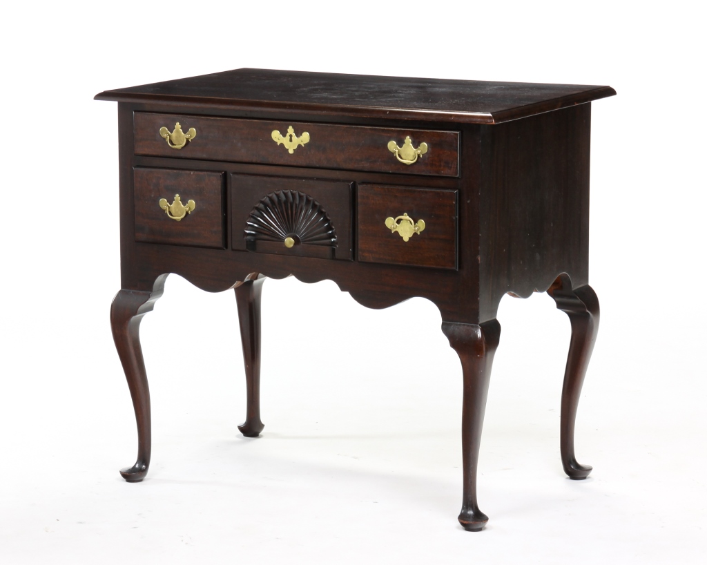 Appraisal: CONNECTICUT QUEEN ANNE STYLE DRESSING TABLE Mahogany with pine secondary