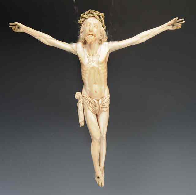 Appraisal: A TH CENTURY INDO-PORTUGUESE IVORY CORPUS CHRISTI of Christ with