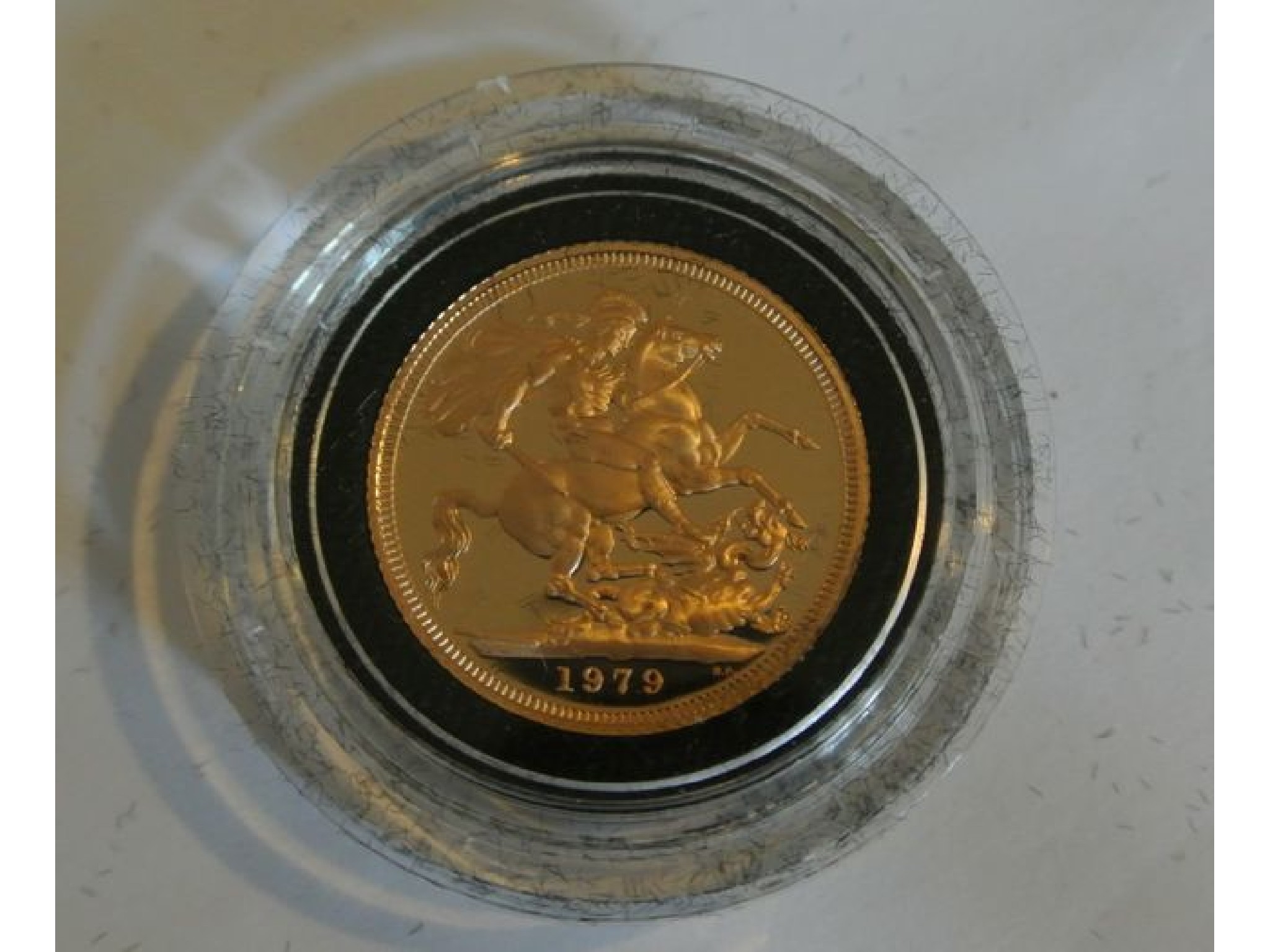 Appraisal: A ct Gold Proof Sovereign fitted case with certificate g