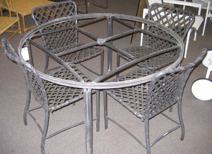 Appraisal: FIVE-PIECE PATIO ENSEMBLE Circular dining table with glass top h