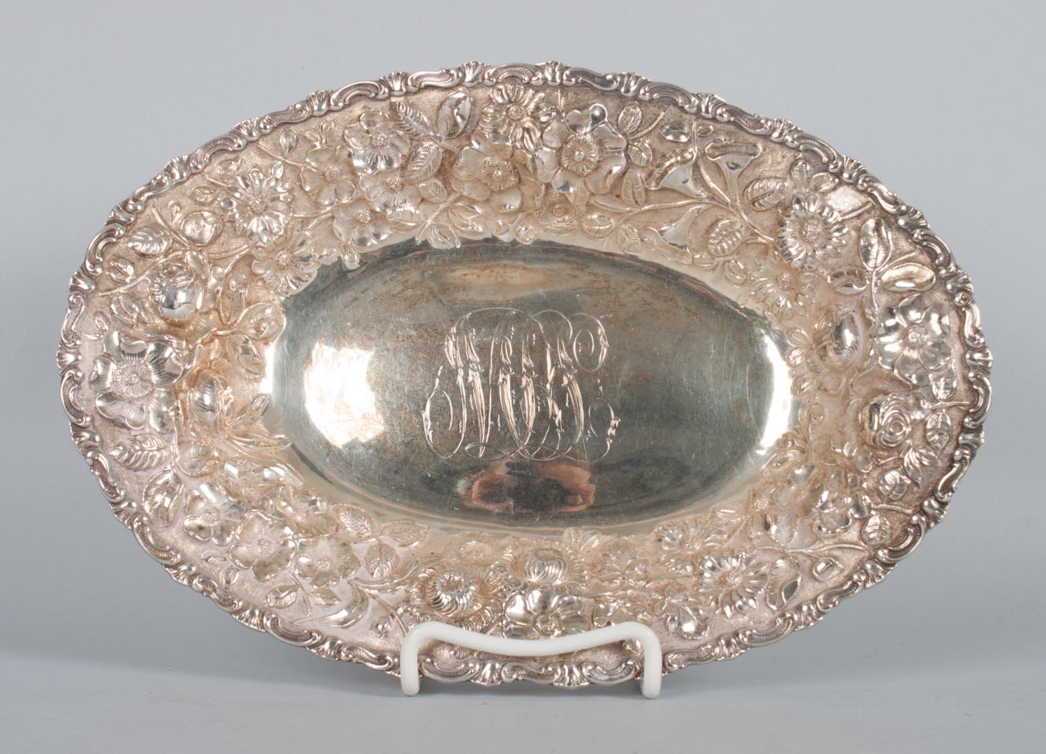 Appraisal: Jacobi Jenkins repousse silver bread tray Baltimore early th century