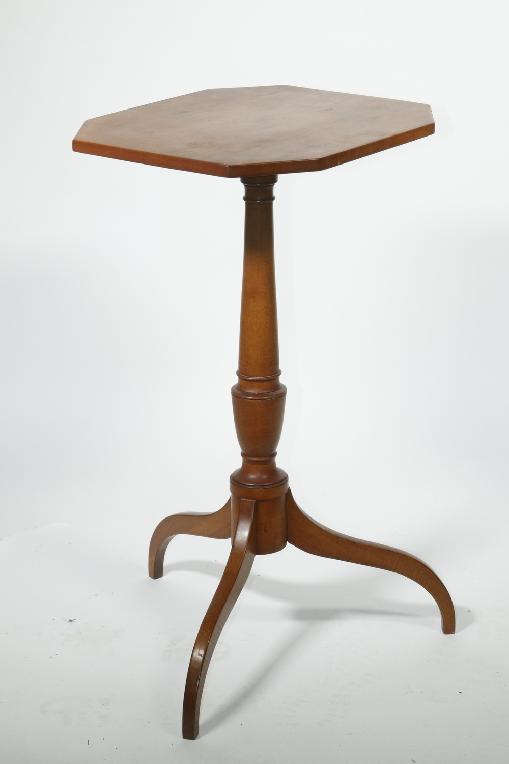 Appraisal: TH C COUNTRY HEPPLEWHITE CANDLESTAND th c country Hepplewhite cherry