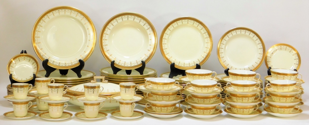 Appraisal: PC CAULDON ENGLAND PORCELAIN DINNER SERVICE England Early th CenturySet