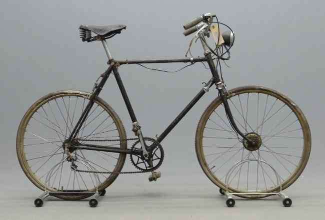 Appraisal: c Raleigh ''Sports'' light weight bicycle Barn fresh with Dyno