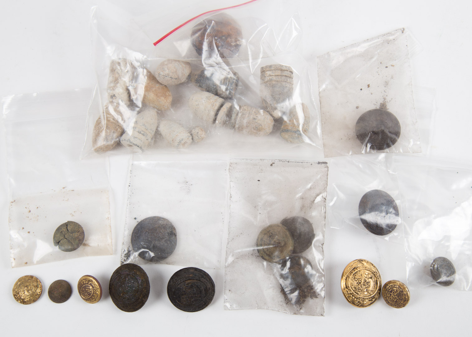 Appraisal: Bag of Civil War bullets and buttons