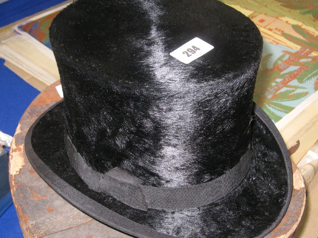 Appraisal: Top hat cuffs and gloves in leather case