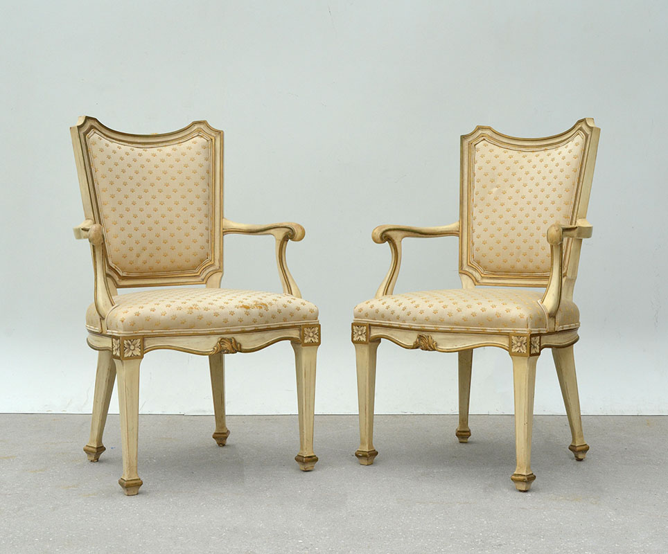 Appraisal: PAIR KARGES FRENCH STYLE PARLOR ARM CHAIRS Cream and gilt