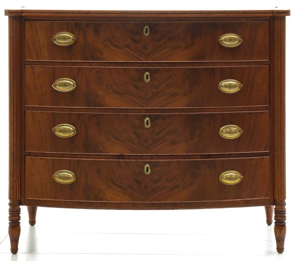 Appraisal: AN EARLY TH C AMERICAN SHERATON STYLE CHESTThe four drawer