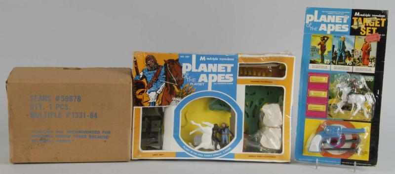 Appraisal: Lot of Planet of the Apes Playset Items Description All