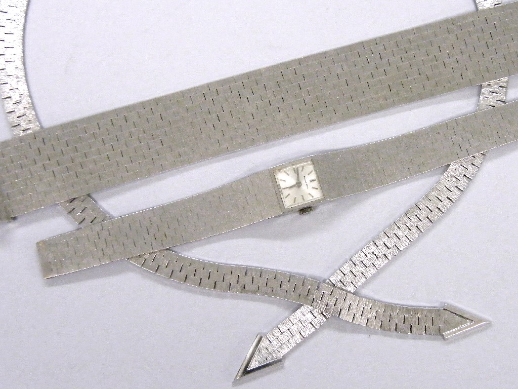 Appraisal: Suite of ct textured white gold jewellery comprising a bracelet