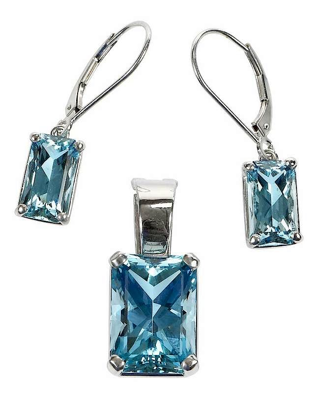 Appraisal: kt Aquamarine Pendant and Earrings pendant one rectangle cut aquamarine