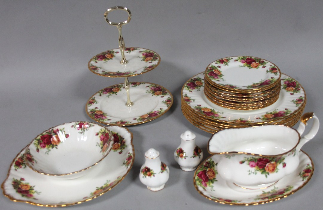 Appraisal: Various items of Royal Albert Old Country Roses pattern to