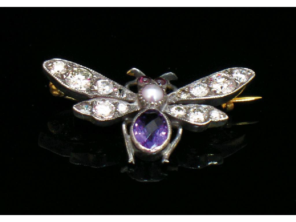 Appraisal: AN AMETHYST AND DIAMOND BEE BROOCH the wings pave-set overall