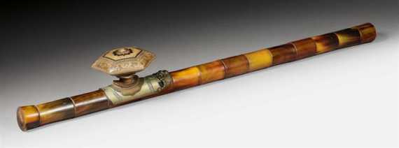 Appraisal: A BEAUTIFUL OPIUM PIPE MADE OF BUFFALO HORN China th