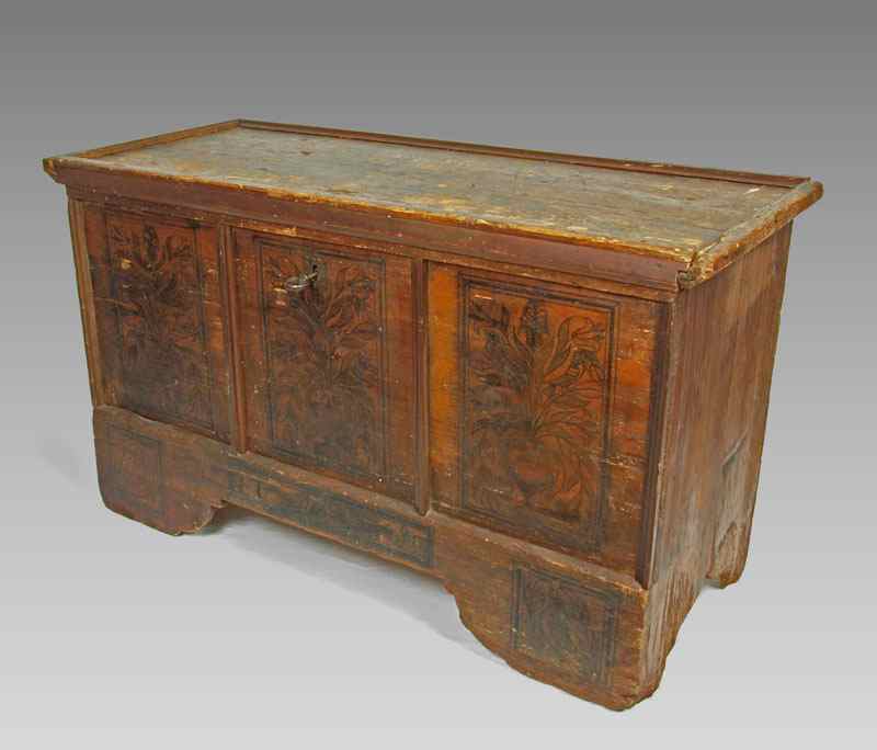 Appraisal: EARLY TH C PRIMITIVE DUTCH STORAGE CHEST paneled front with