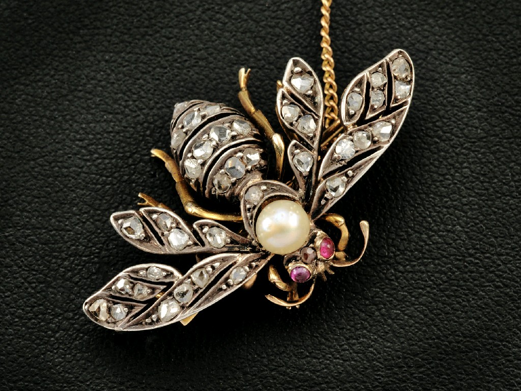 Appraisal: A Victorian Bee Brooch pav -set rose-cut diamonds pearl body