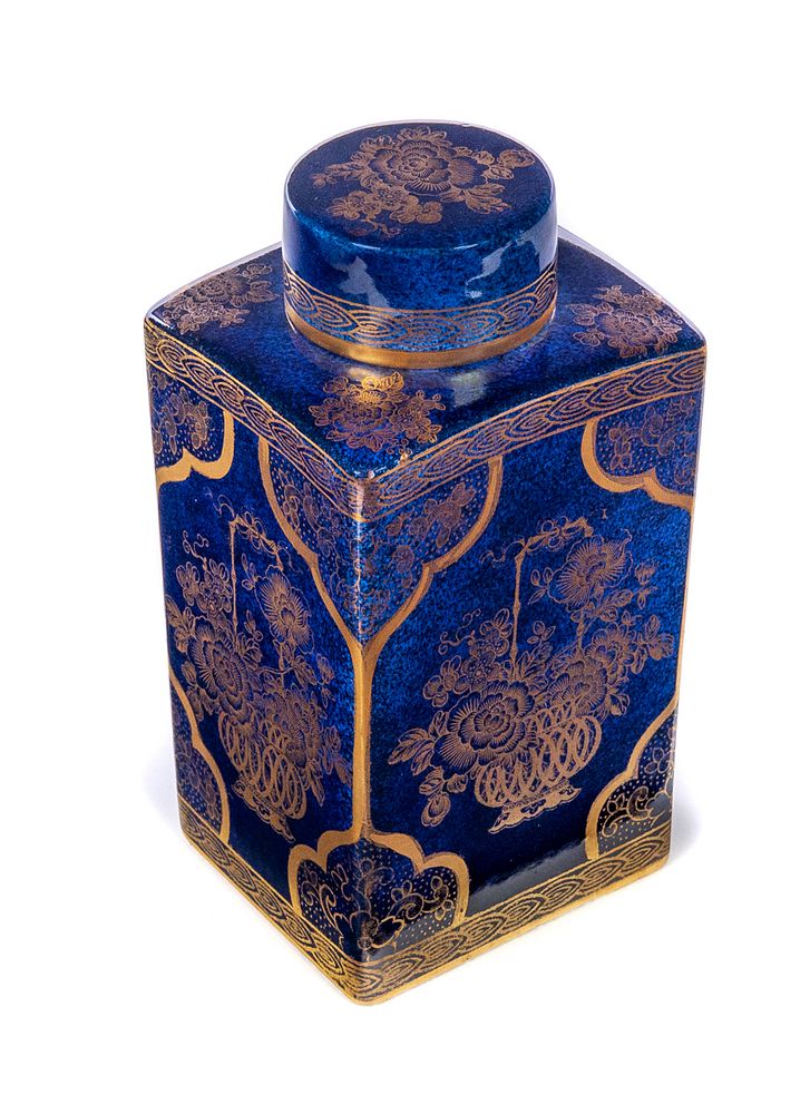 Appraisal: English Porcelain Tea Caddy for Chinese market Blue English Porcelain