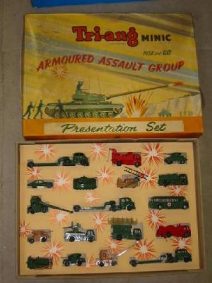 Appraisal: A Triang Minic Armoured Assault Group presentation set of eighteen