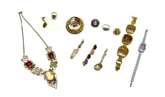 Appraisal: Twelve pieces of assorted jewelry including music note shaped pin