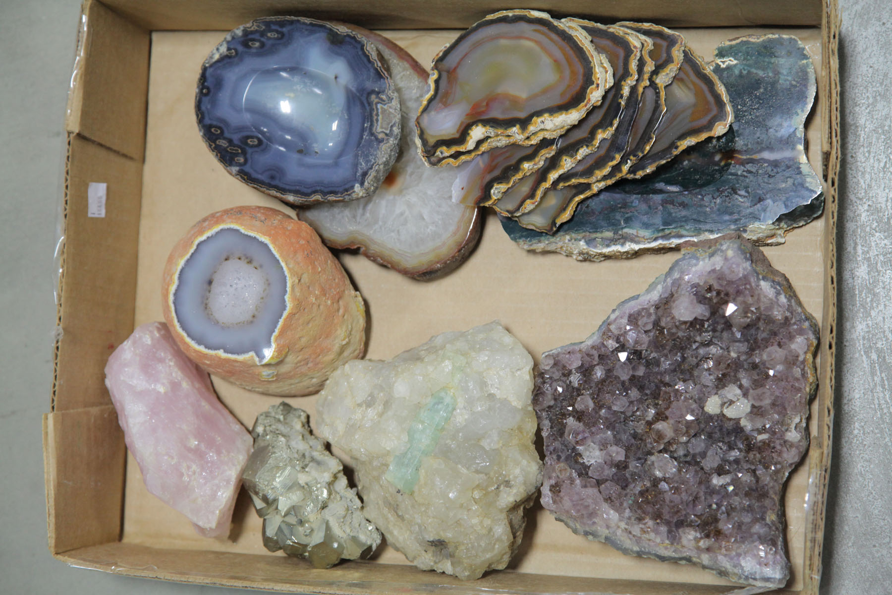 Appraisal: COLLECTION OF GEOLOGICAL MATERIAL Collection of geological material including Amethyst