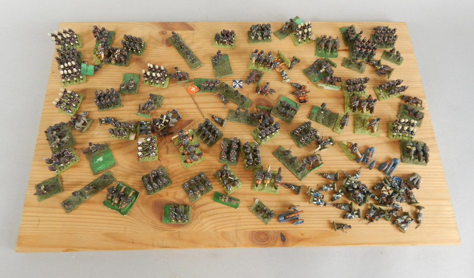 Appraisal: A quantity of miniature painted metal soldiers to include Napoleonic