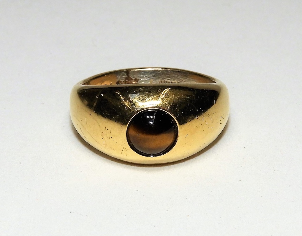 Appraisal: ESTATE KT GOLD TIGER'S EYE MEN'S PINKY RING Unknown th